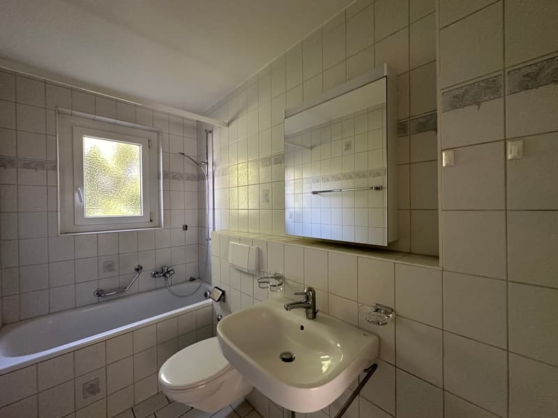 Gemütliche 2.5-Zimmerwohnung mit Balkon (6)