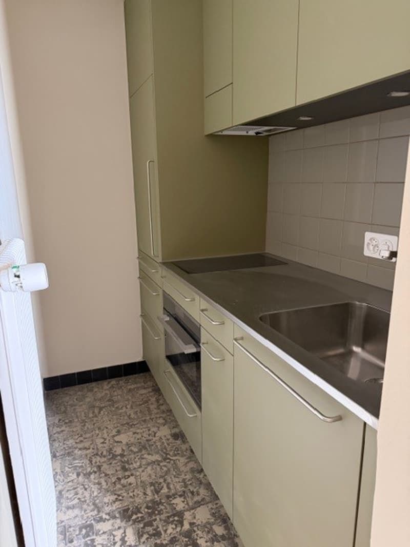 Versatile commercial space in central location (2)