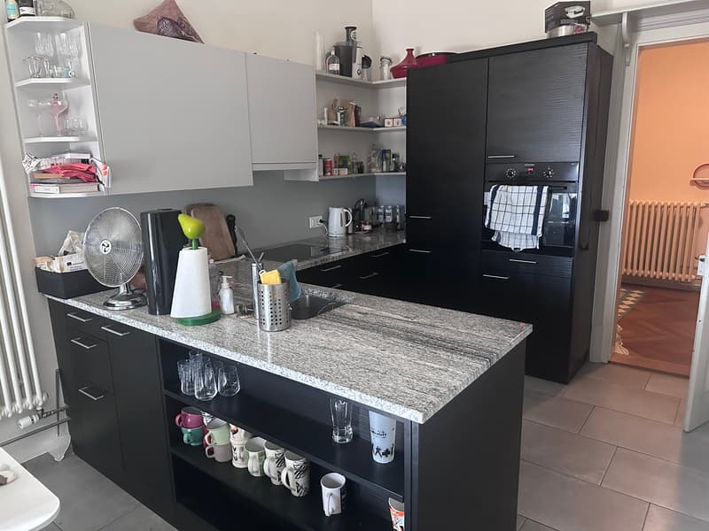 Appartamento di charme di 3,5 locali in un edificio storico nel cuore di Biel - direttamente sulla via dello shopping (16)
