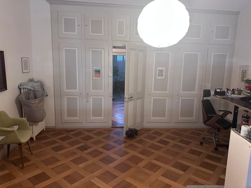 Appartamento di charme di 3,5 locali in un edificio storico nel cuore di Biel - direttamente sulla via dello shopping (2)