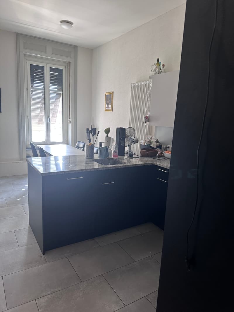 Appartamento di charme di 3,5 locali in un edificio storico nel cuore di Biel - direttamente sulla via dello shopping (9)