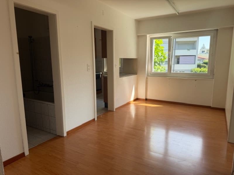 Situé dans un endroit calme et très intéressant en termes de prix - appartement 3,5 pièces (6)