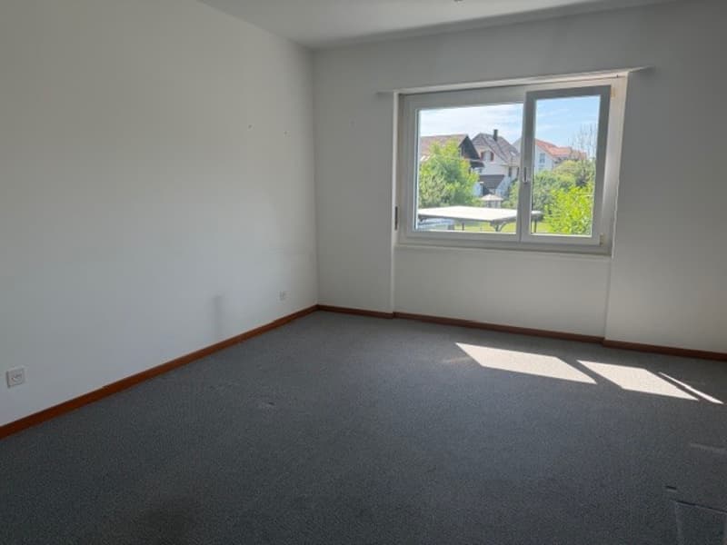 Situé dans un endroit calme et très intéressant en termes de prix - appartement 3,5 pièces (4)