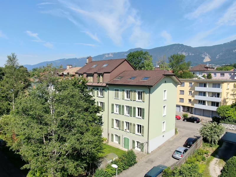 Appartement 2.5 pièces spacieux dans un immeuble ancien, environ 85m2 avec grand balcon (1)