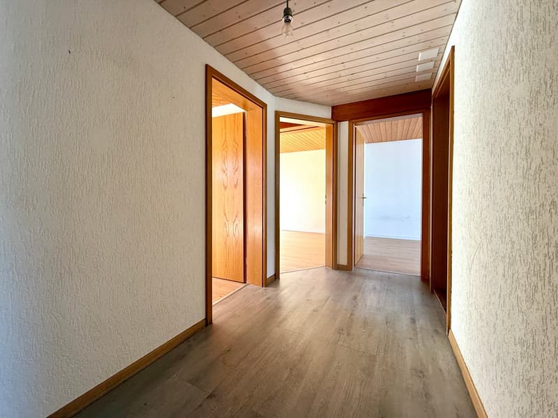 Charmant appartement 3 pièces dans un immeuble ancien avec balcon à Biel – disponible immédiatement (8)