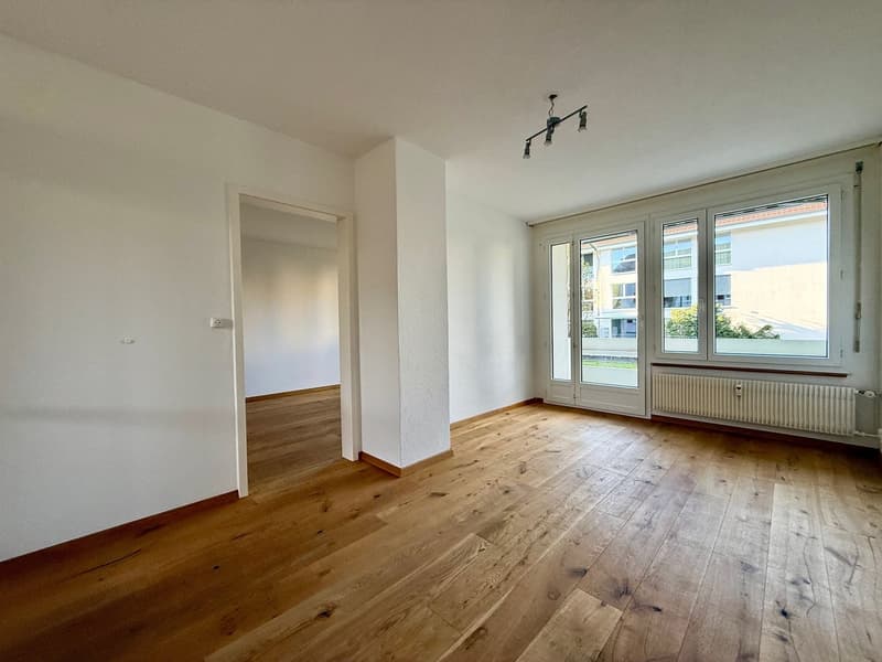 Charmante 2.5-Zimmer-Wohnung mit Balkon in Lyss – sofort verfügbar! (3)