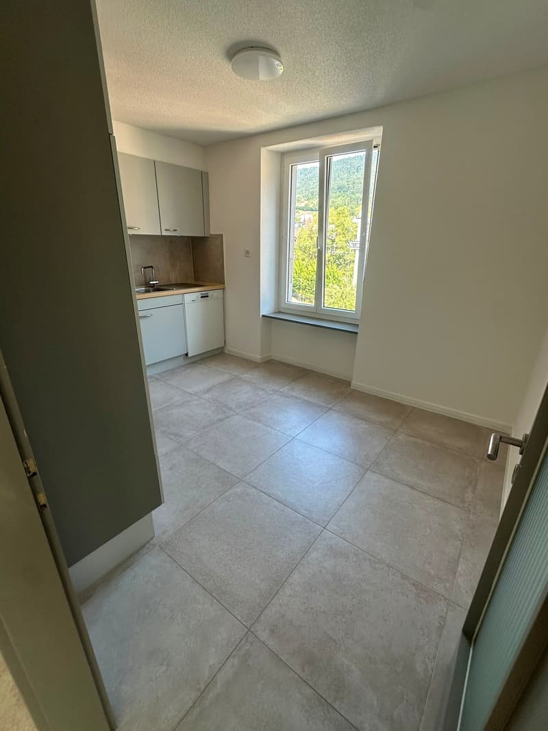 Appartement lumineux de 3.5 pièces avec grand balcon à Moutier (3)