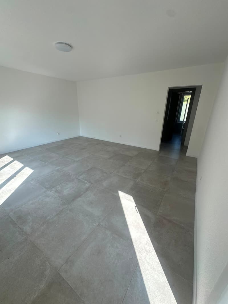 Appartement lumineux de 3.5 pièces avec grand balcon à Moutier (1)