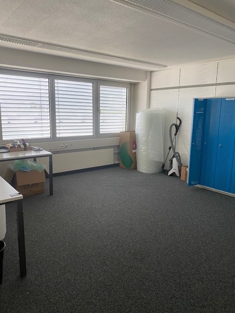 Optimale Büroräumlichkeiten an idealer Lage in Nidau (4)