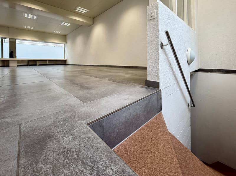 Stilvolle Gewerbefläche in Biel-Mett – ideal für Beauty, Praxis oder Büro (8)