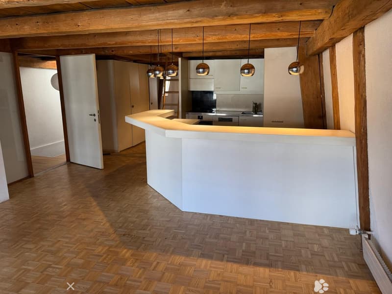 Grosszügige und charmante 3.5-Zimmerwohnung im Stadtzentrum (2)