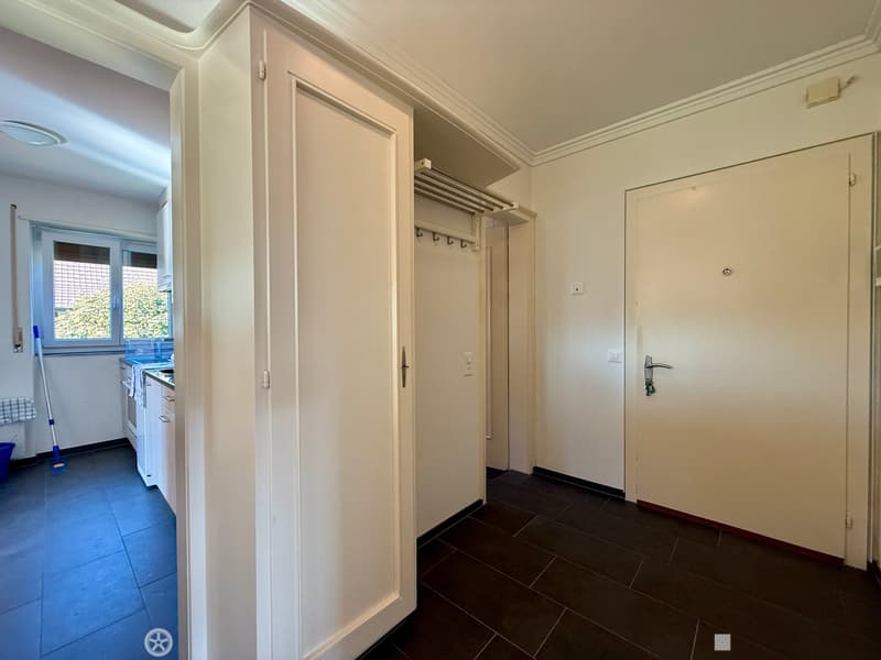 Grosszügige 2.5-Zimmer-Wohnung mit 100 m² und Wintergarten-Charakter (6)