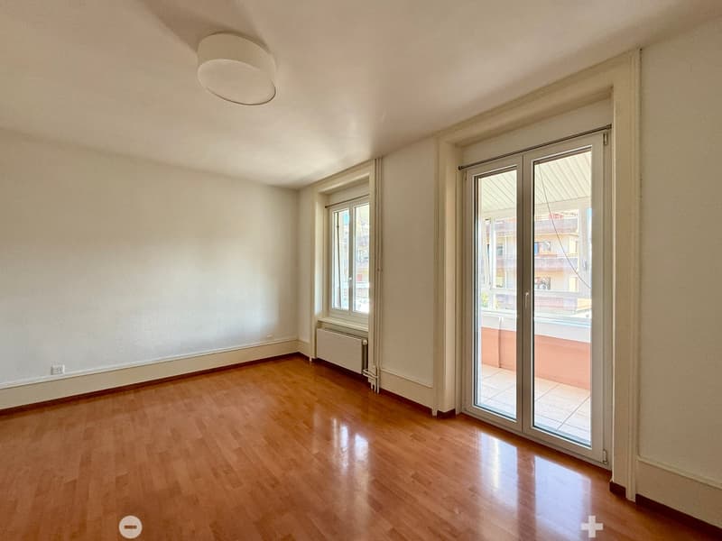 Grosszügige 2.5-Zimmer-Wohnung mit 100 m² und Wintergarten-Charakter (5)