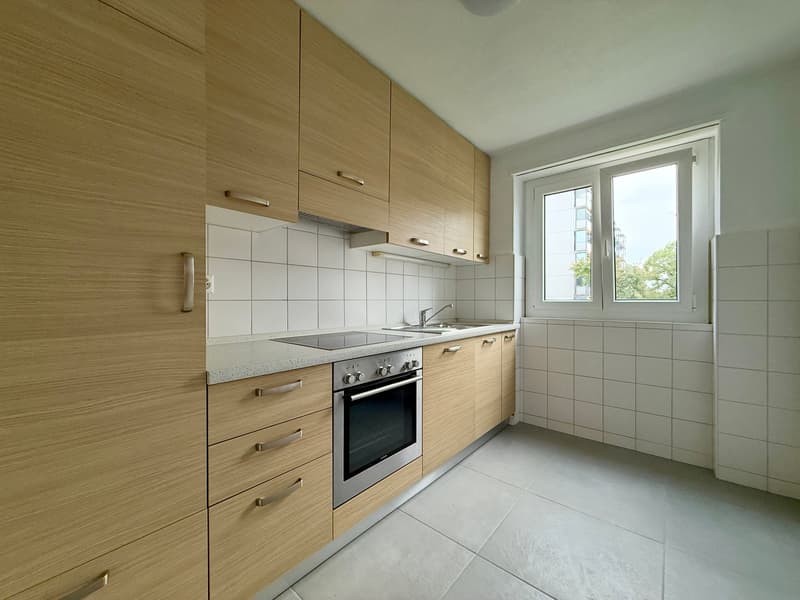Neu sanierte 3.5 Zimmerwohnung mit Balkon (2)