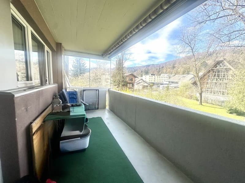Balkon mit Sonnenstoren