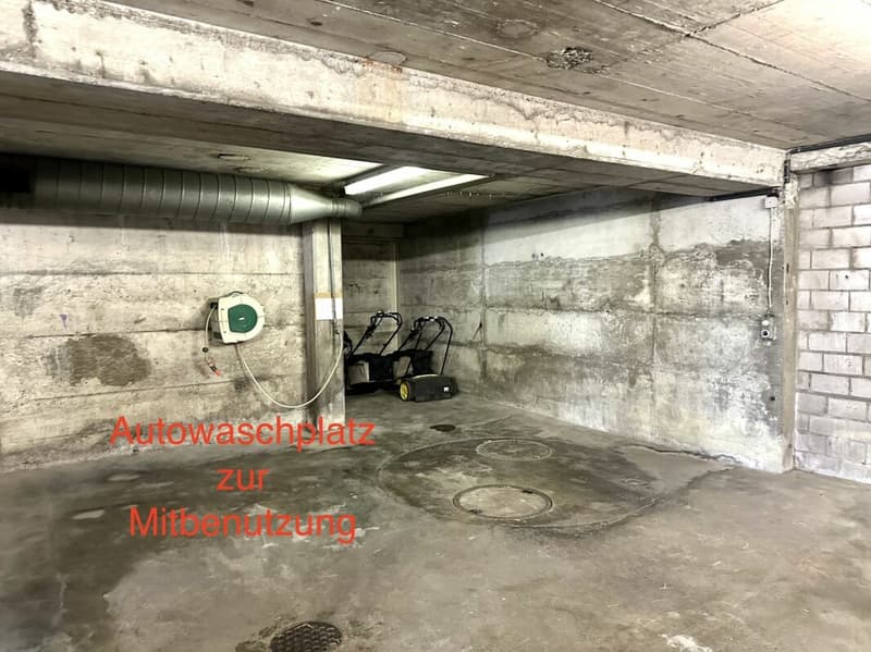 Auto Waschplatz in der Garage