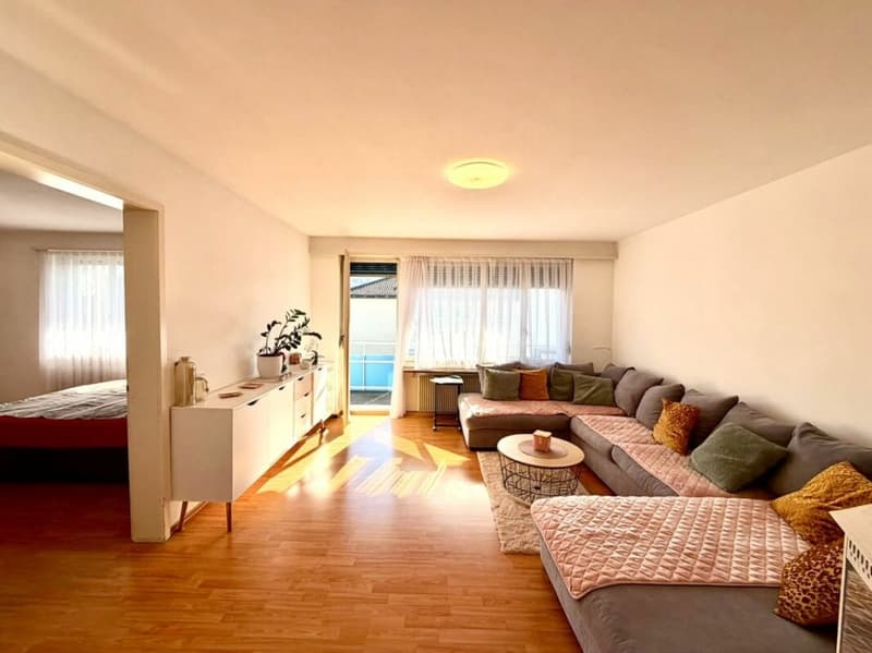 Schöne 3 Zimmer Wohnung im 2 OG (2)