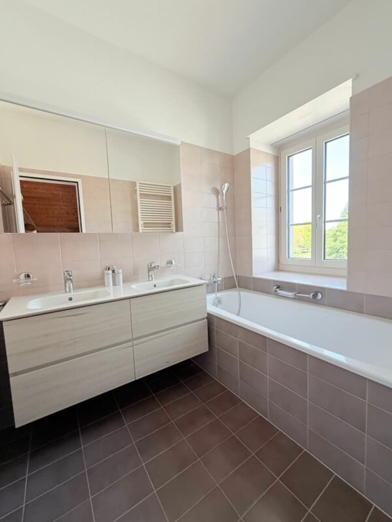 Badezimmer mit Badewanne