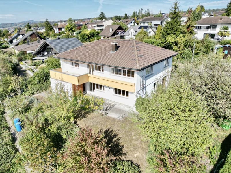 Grosszügiges Einfamilienhaus mit separater Einliegerwohnug und Weitsicht (2)