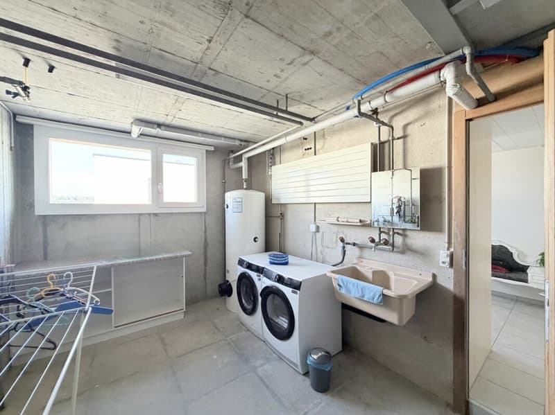 4.5-Zimmer-EFH mit 2.5-Zimmer-Einliegerwohnung an einer naturnahen Lage (17)