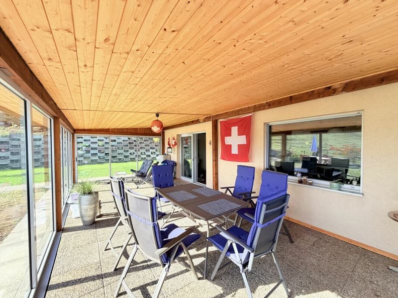 4.5-Zimmer-EFH mit 2.5-Zimmer-Einliegerwohnung an einer naturnahen Lage (9)