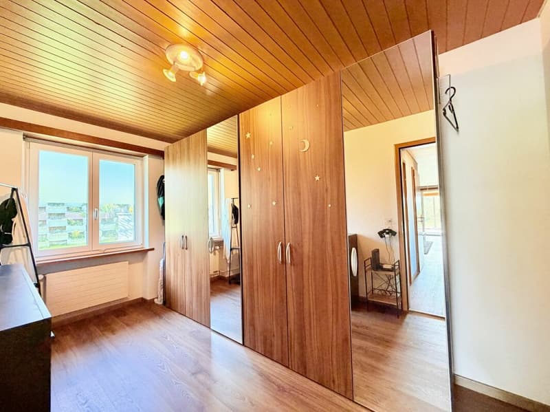 4.5-Zimmer-EFH mit 2.5-Zimmer-Einliegerwohnung an einer naturnahen Lage (11)