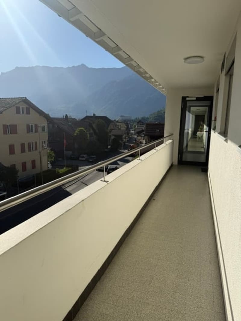 Helle 3-Zimmer-Wohnung mit Balkon und Garage in Unterseen (8)