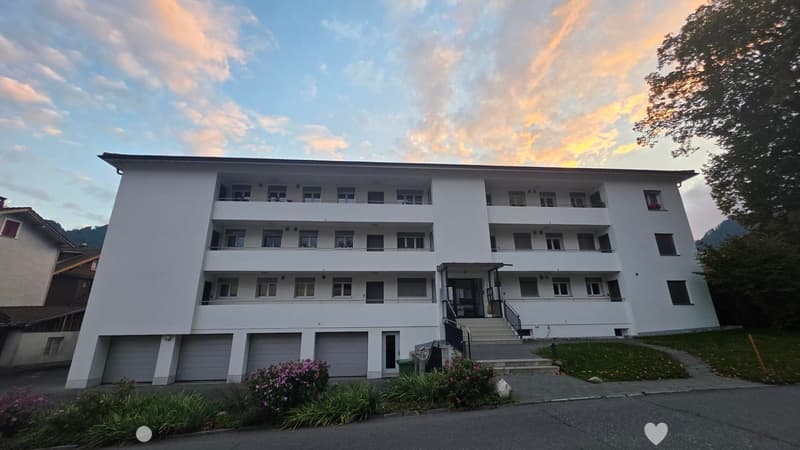 Helle 3-Zimmer-Wohnung mit Balkon und Garage in Unterseen (1)
