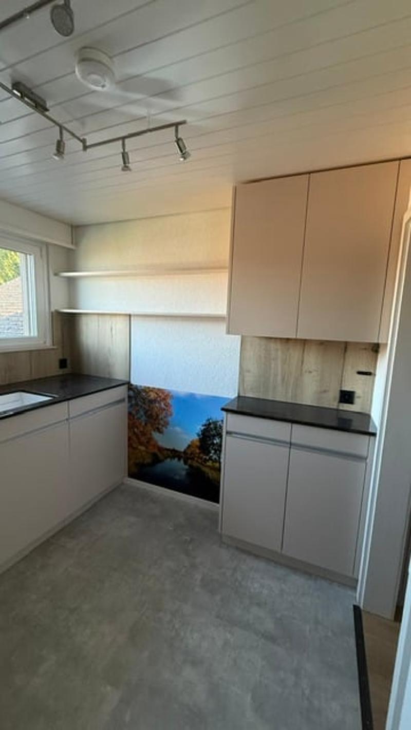 Incantevole appartamento mansardato di 4 locali con vista mozzafiato sul lago e le montagne a Oberhofen am Thunersee (6)