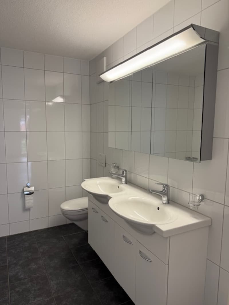 Helle 4.5-Zimmer-Wohnung mit Balkon und schöner Aussicht in Toffen (9)