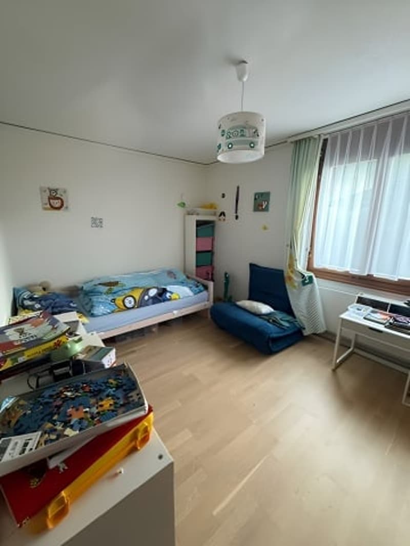 Charmante 4-Zimmer-Wohnung mit Seeblick in Oberhofen am Thunersee (7)