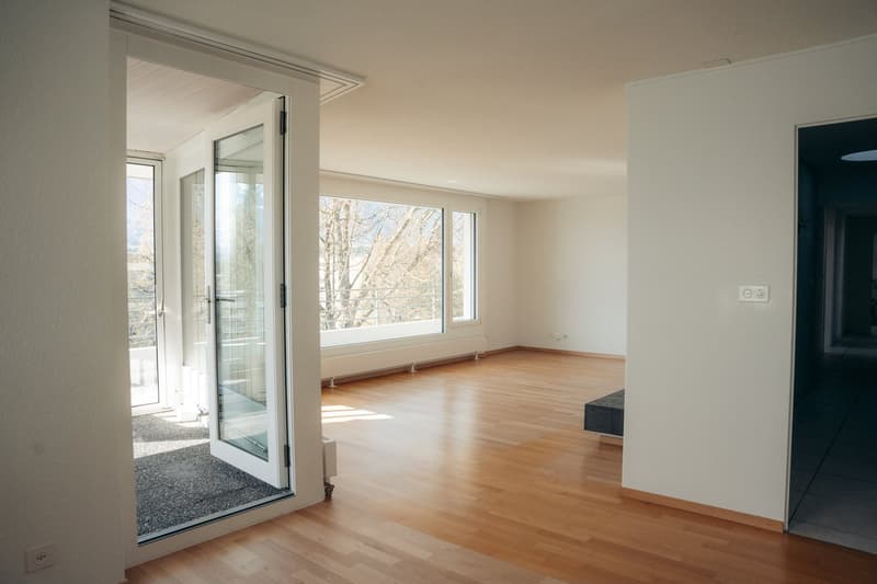 Moderne 4.5-Zimmer-Attikawohnung mit Cheminée in Thun (12)