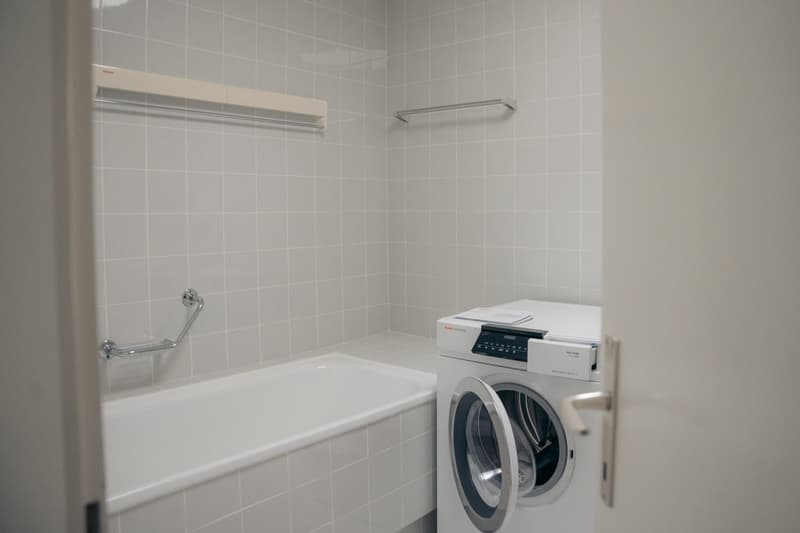 Moderne 4.5-Zimmer-Attikawohnung mit Cheminée in Thun (19)