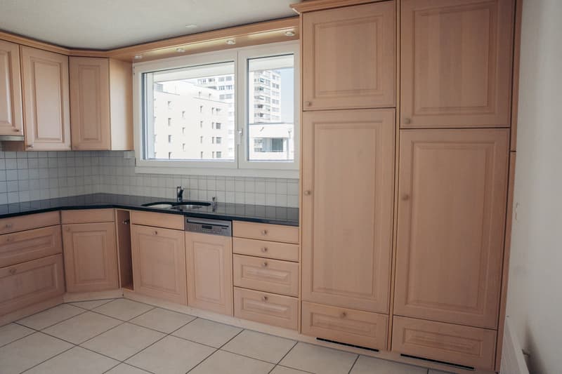 Moderne 4.5-Zimmer-Attikawohnung mit Cheminée in Thun (9)
