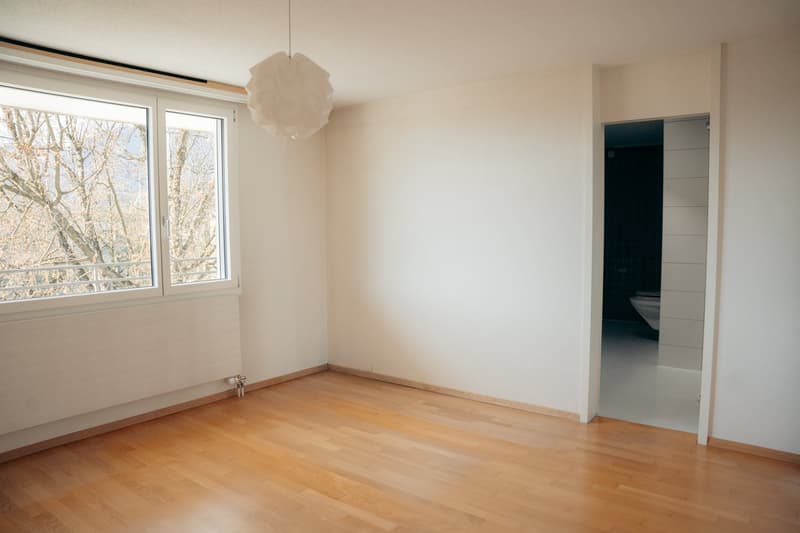 Moderne 4.5-Zimmer-Attikawohnung mit Cheminée in Thun (22)