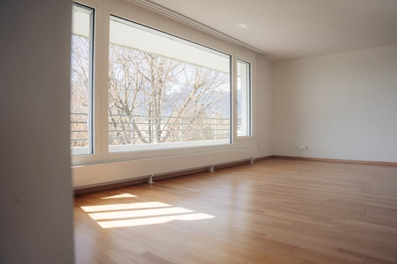 Moderne 4.5-Zimmer-Attikawohnung mit Cheminée in Thun (14)
