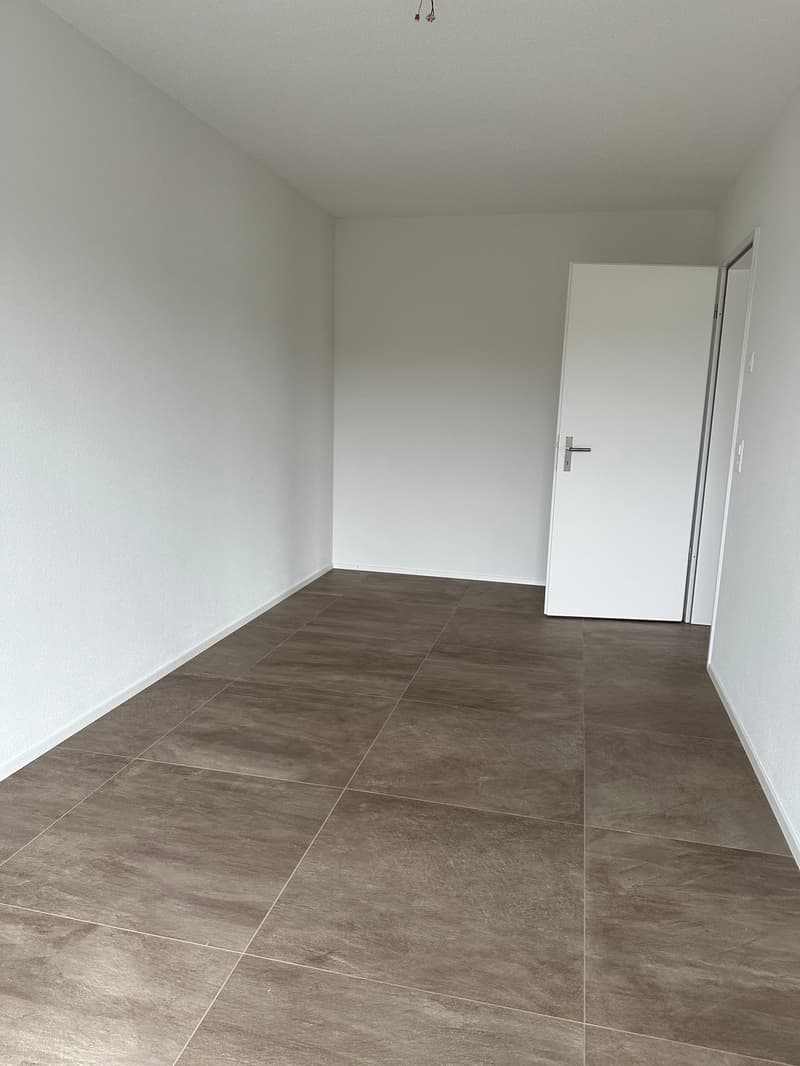 Moderne 4-Zimmer-Neubauwohnung mit Balkon und schöner Aussicht in Uetendorf (9)