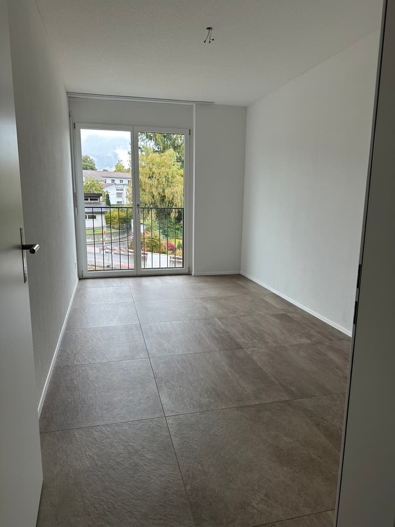 Moderne 4-Zimmer-Neubauwohnung mit Balkon und schöner Aussicht in Uetendorf (12)