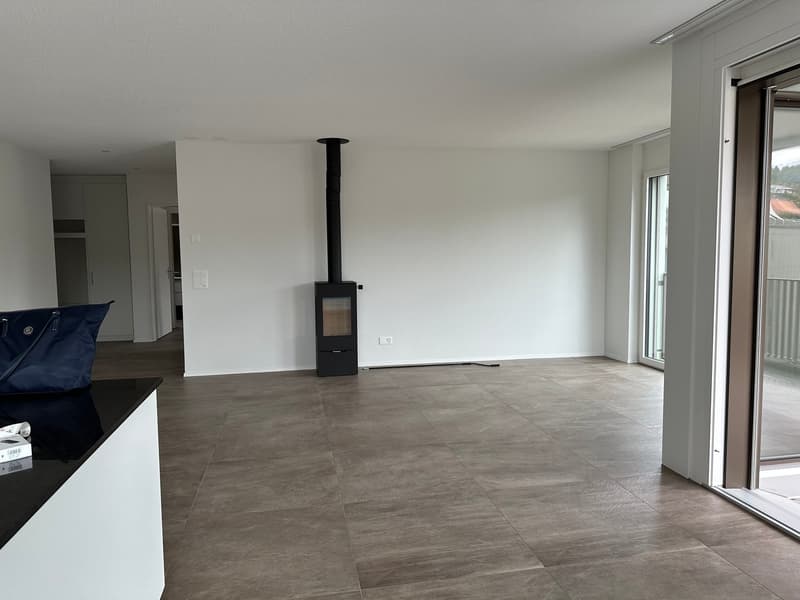 Moderne 4-Zimmer-Neubauwohnung mit Balkon und schöner Aussicht in Uetendorf (7)