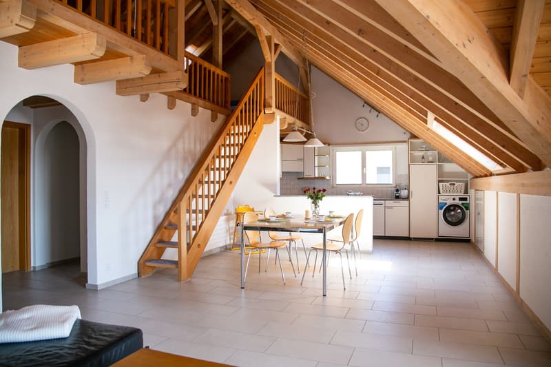 Gemütliche 3-Zimmer-Dachwohnung mit Balkon in Goldiwil b. Thun (5)