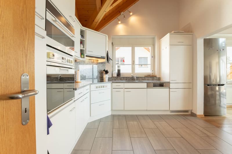 Charmante 6.5-Zimmer-Maisonettewohnung in Thun-Goldiwil (5)