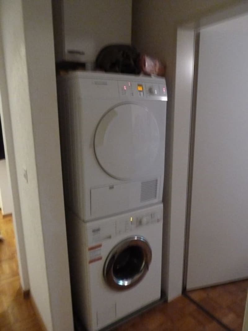 Helle 3.5-Zimmer-Wohnung mit Balkon im 4. OG in Jona (4)