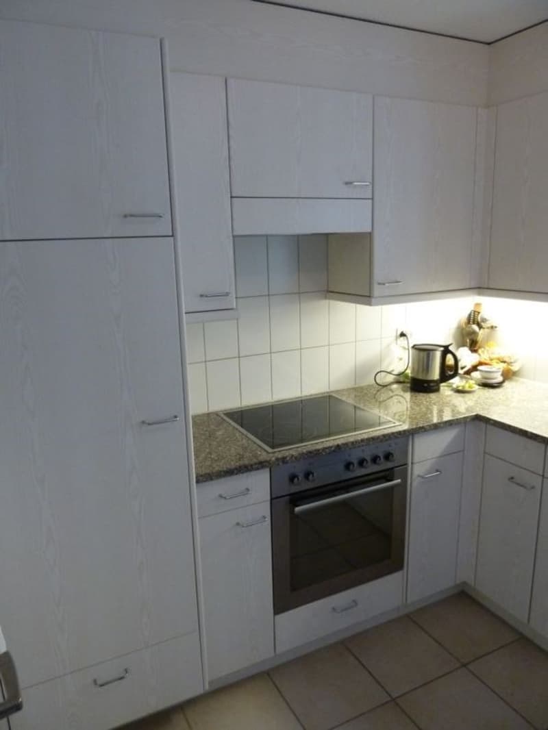Helle 3.5-Zimmer-Wohnung mit Balkon im 4. OG in Jona (2)