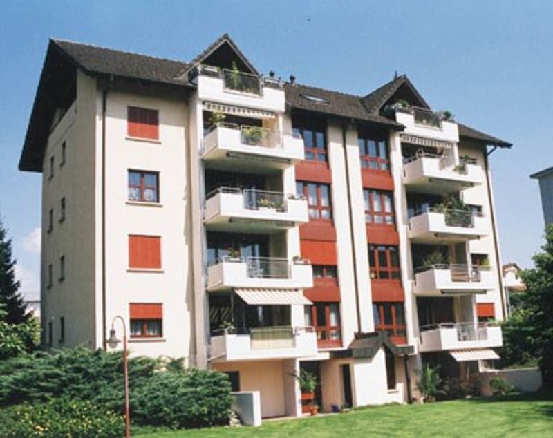Helle 3.5-Zimmer-Wohnung mit Balkon im 4. OG in Jona (1)