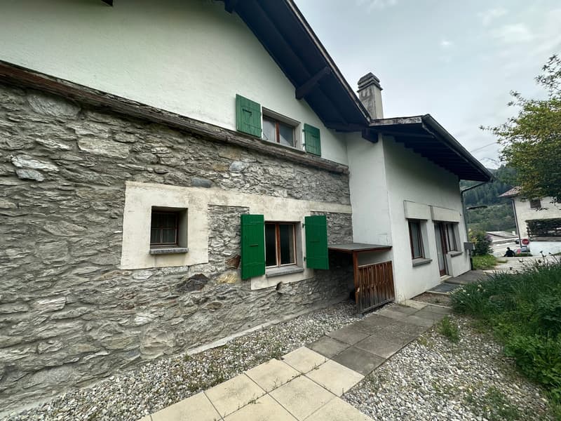 Spacious house to renovate in Basse-Nendaz (4)