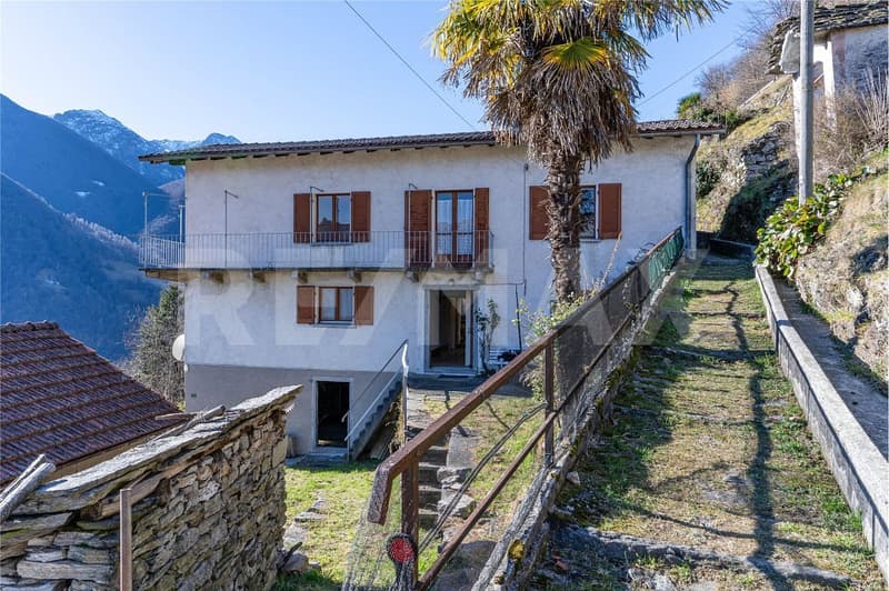 Casa ticinese con terreno (3)
