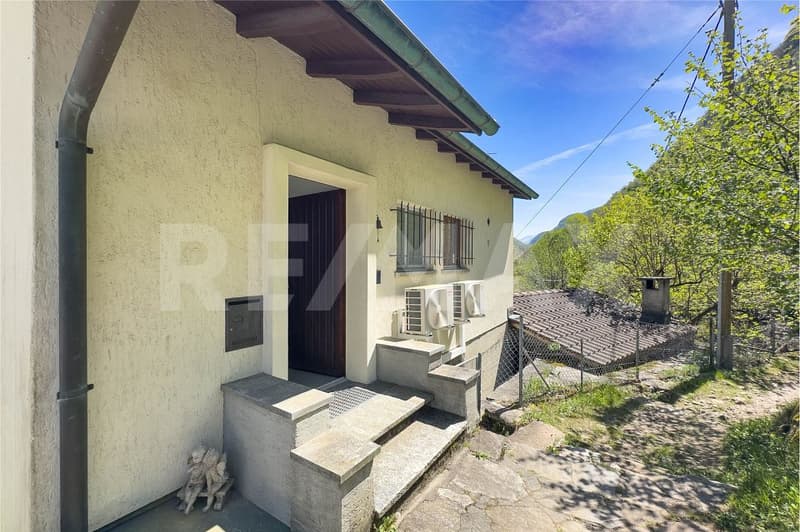 Casa di vacanza con loggia e giardino (4)