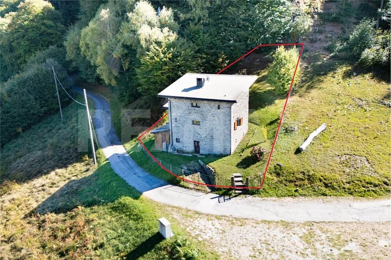 Rustico con giardino (2)