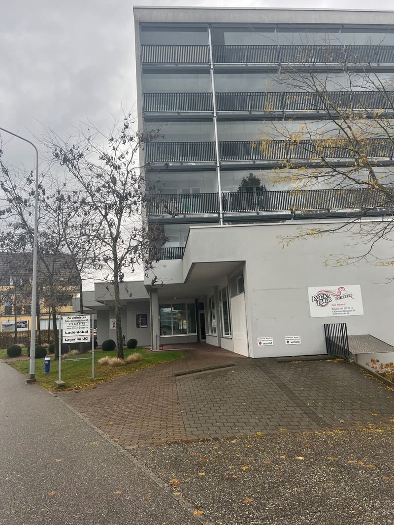 Espaces commerciaux modernes dans un emplacement central de Wangen b. Olten (2)