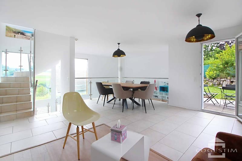 Villa mitoyenne avec jardin dans un environnement paisible et verdoyant (7)